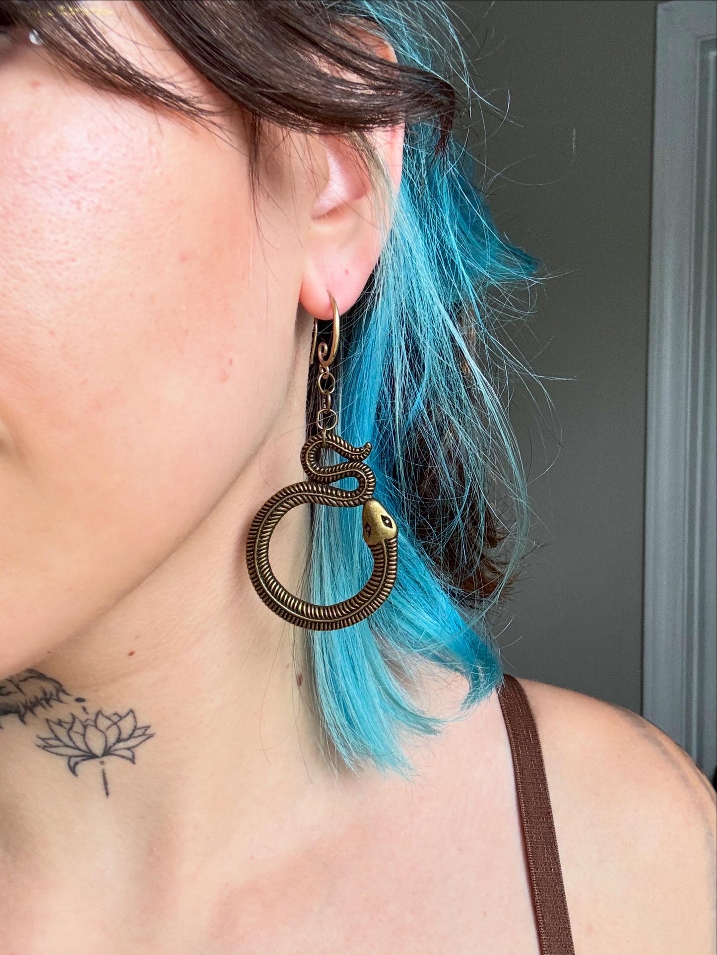 Ouroboros Hoops