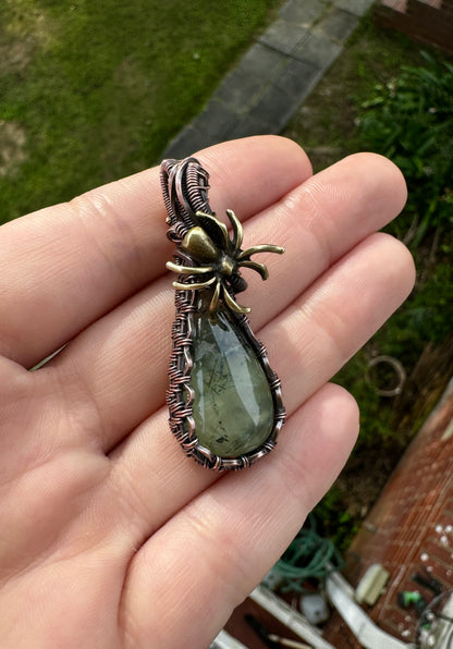 Prehnite Spider