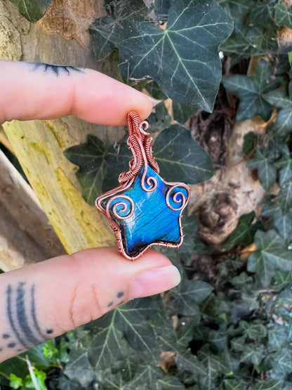 Labradorite Star